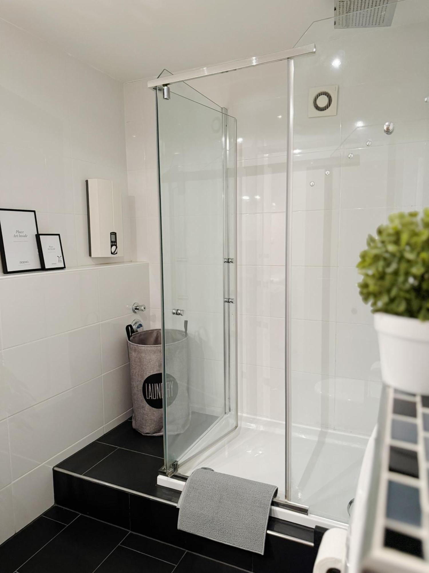 90M2 I Central I Netflix I Wifi I Free Parking I Lia Apartments Хановер Екстериор снимка
