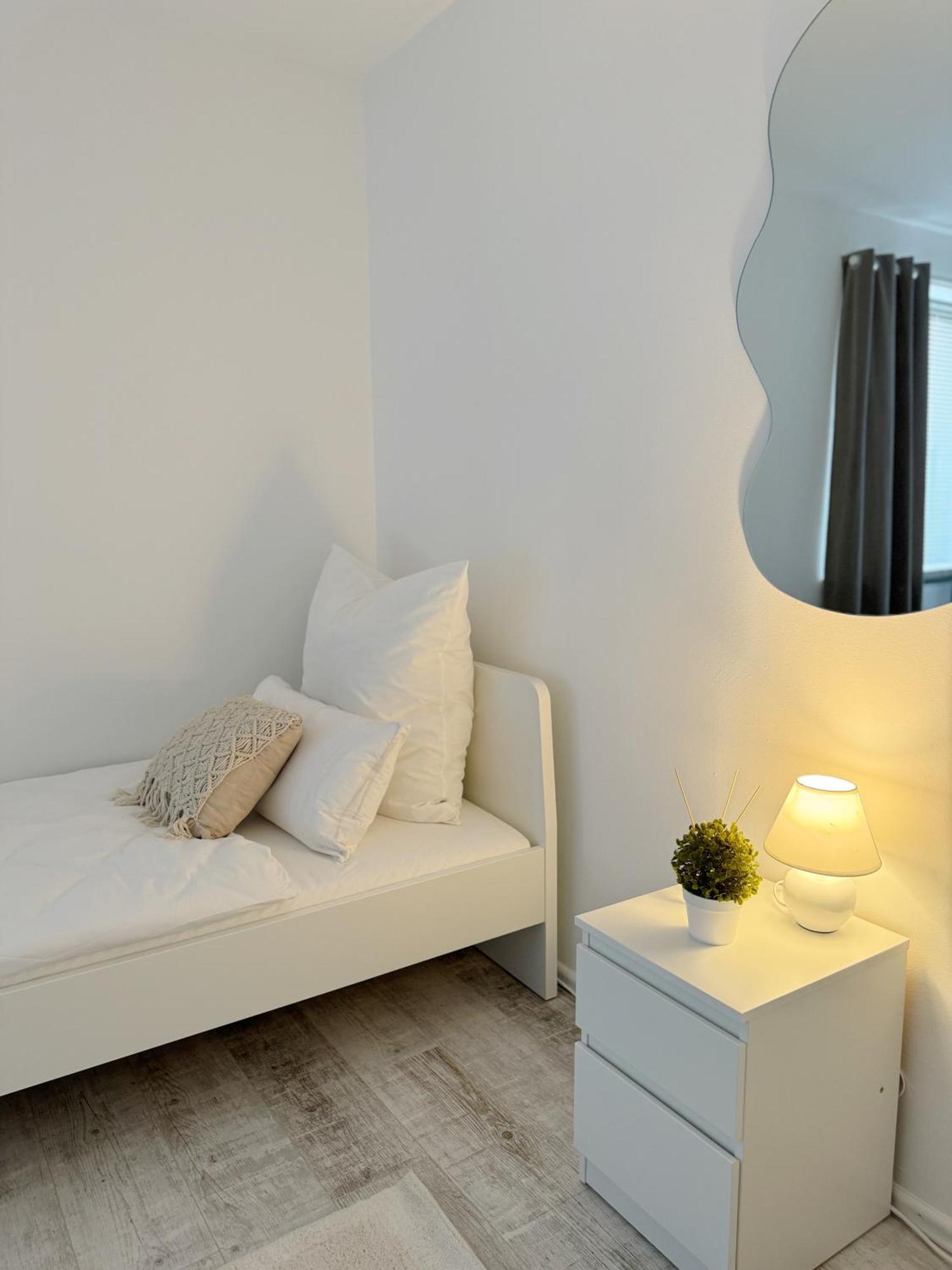 90M2 I Central I Netflix I Wifi I Free Parking I Lia Apartments Хановер Екстериор снимка
