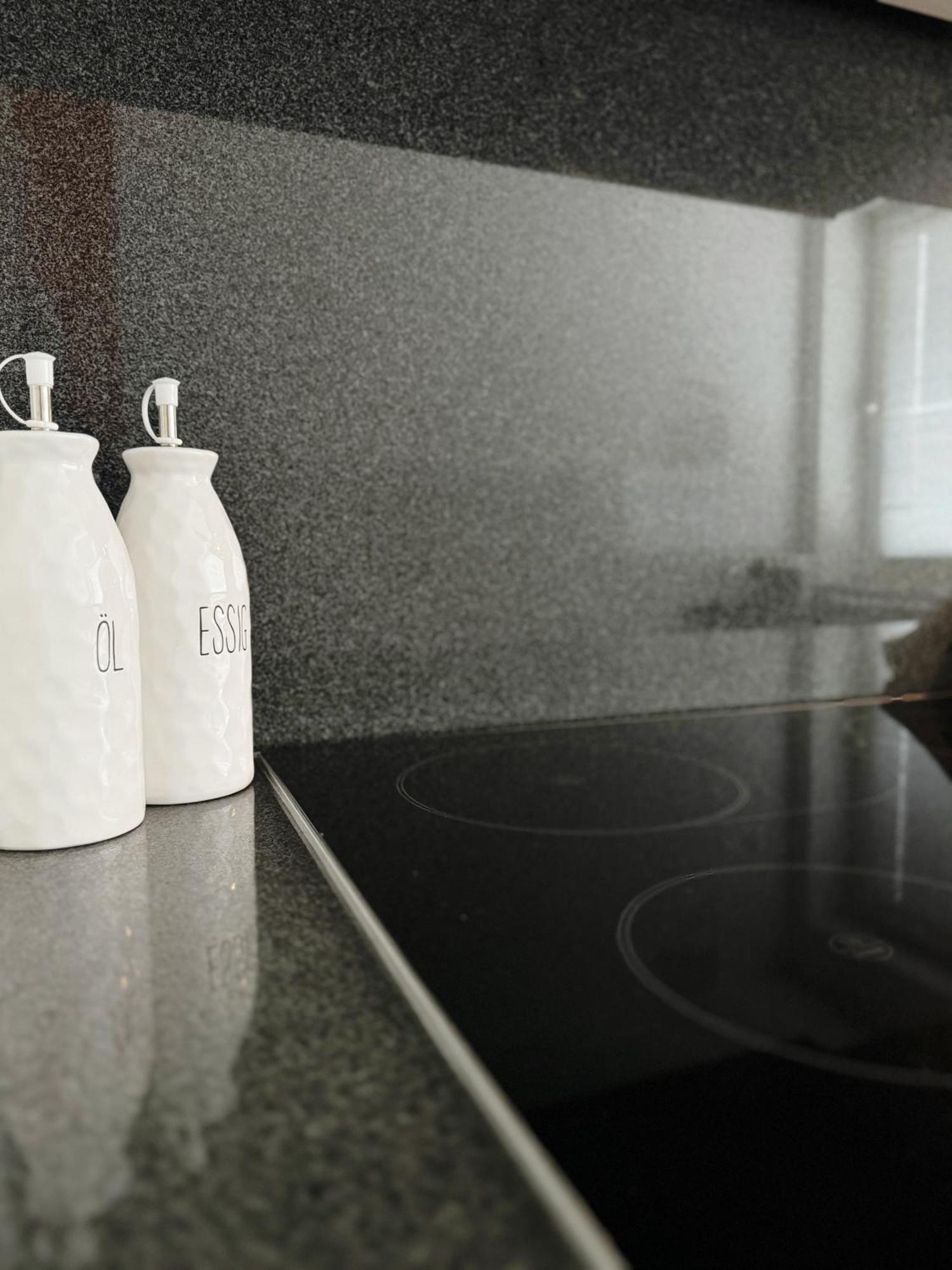 90M2 I Central I Netflix I Wifi I Free Parking I Lia Apartments Хановер Екстериор снимка